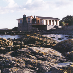 Driftwood Lodge - view from rocks